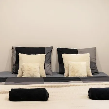 Bedthoven Premium Self Check-in & Parking Apartmán Tychy